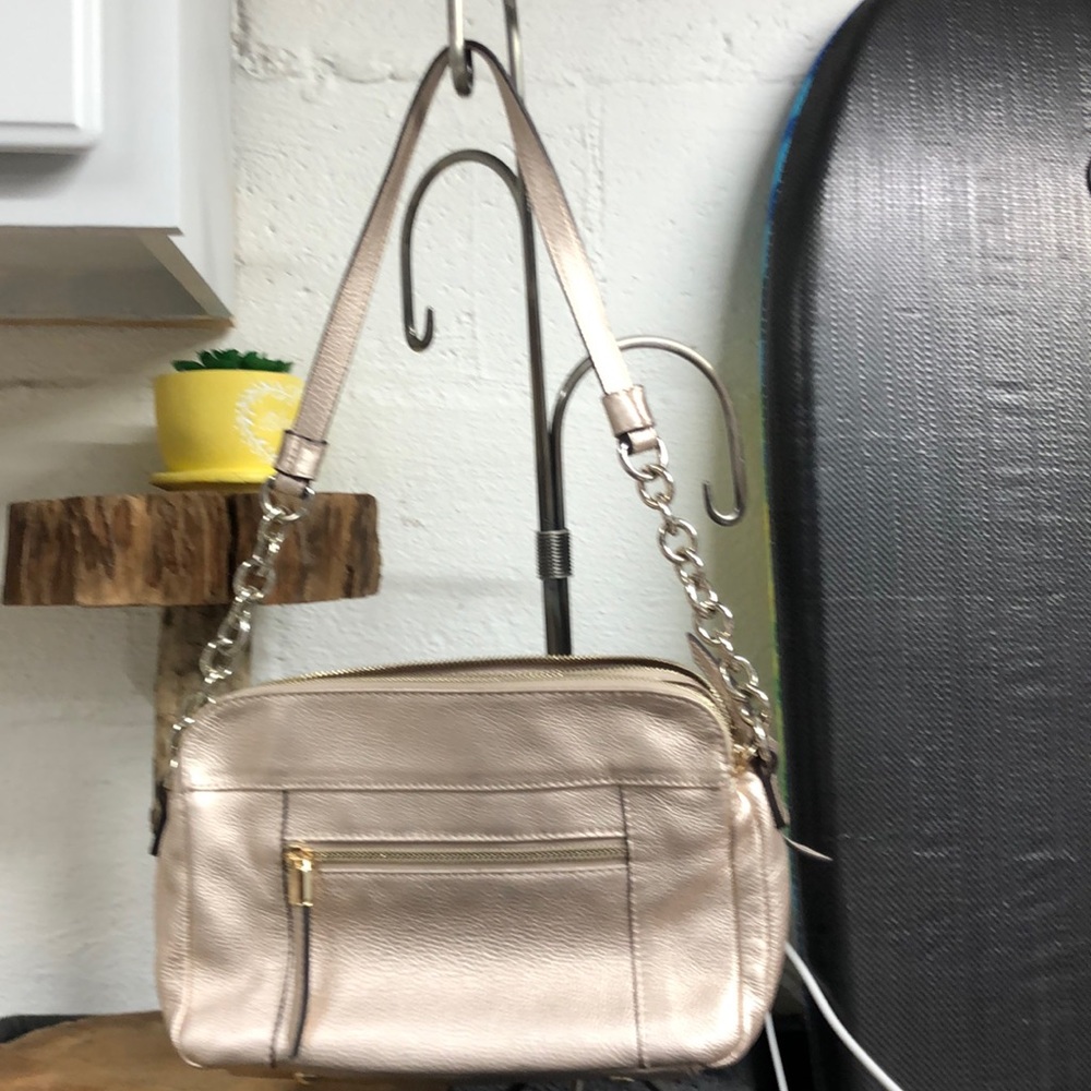B Makowsky rose gold metallic leather purse